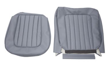 Bekleding voor de voorstoel van een Volvo Amazon uit 1962-63 (VS), lichtblauw.