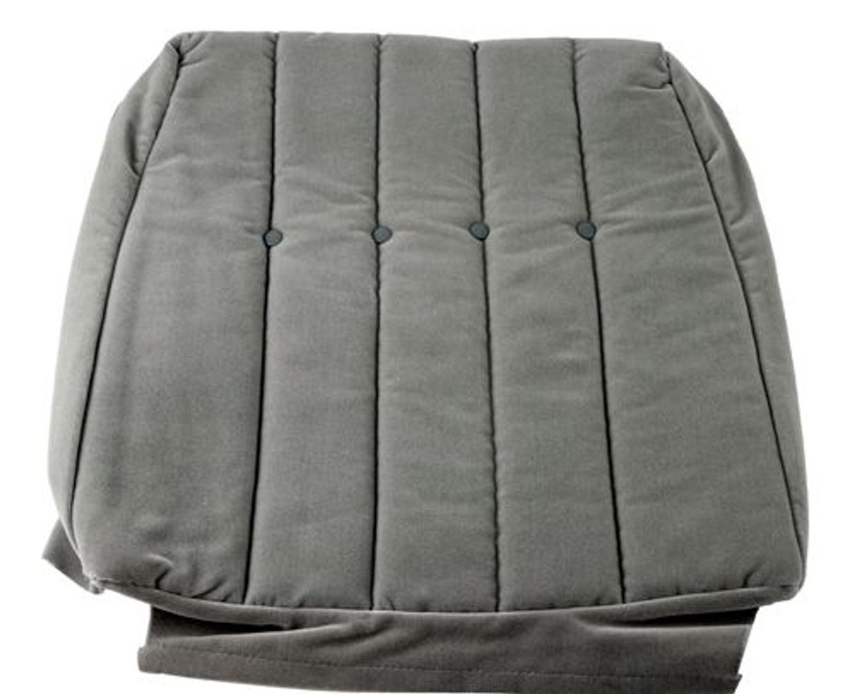 Bekleding voor de voorstoelen van een Volvo 240 uit 1979, grijs pluche.