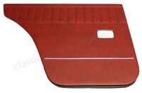 Deurpaneel achter rood