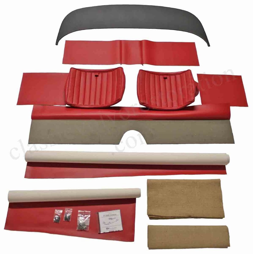 Bekledingsset voor de achterbank van een Volvo 1800 uit 1961-62, rood.