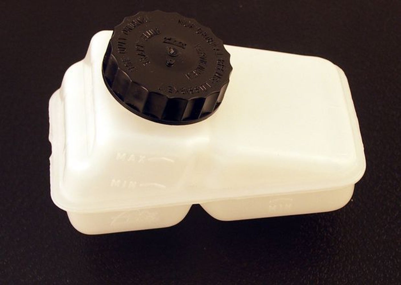 Vervanging van het remvloeistofreservoir voor Volvo 140, 164